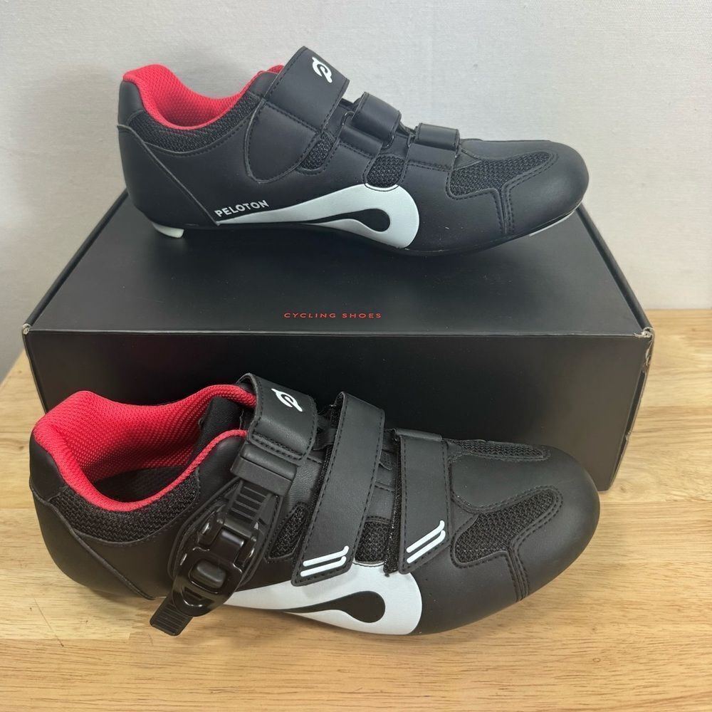 Peloton Bike Cycling Shoes Women's Size 39 -US Size 8 PL-SH-B-39 BLACK / WHITE